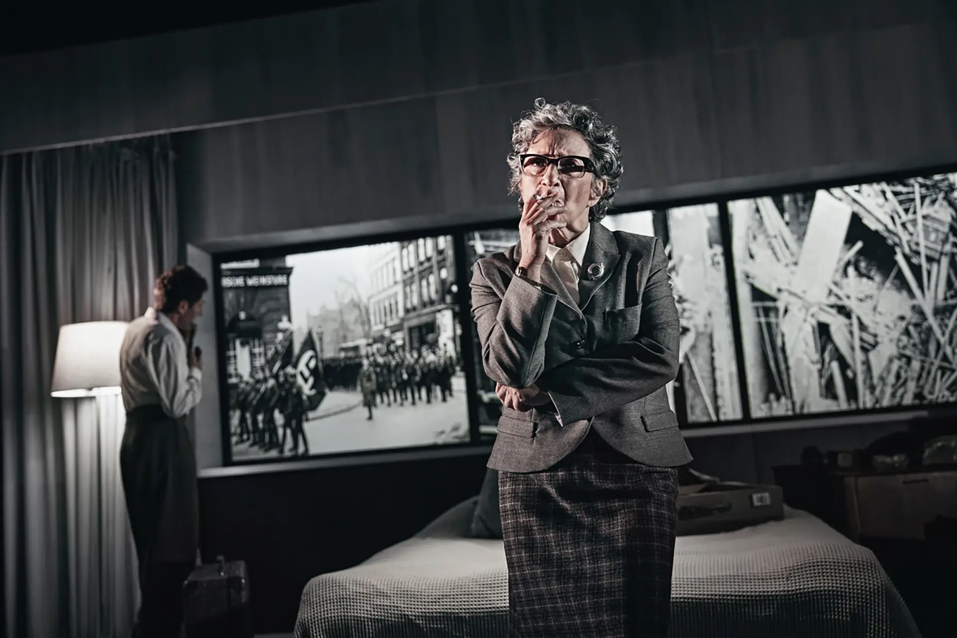 ARENDT, to see in darkness